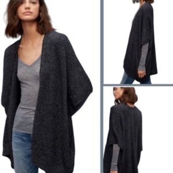 Aritzia Sweaters - Aritzia Community Cardigan Short Sleeved Charcoal Grey size S/M​